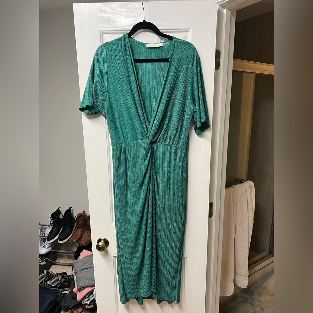 Green Low-Cut Dress (Large) (Wedding Guest)